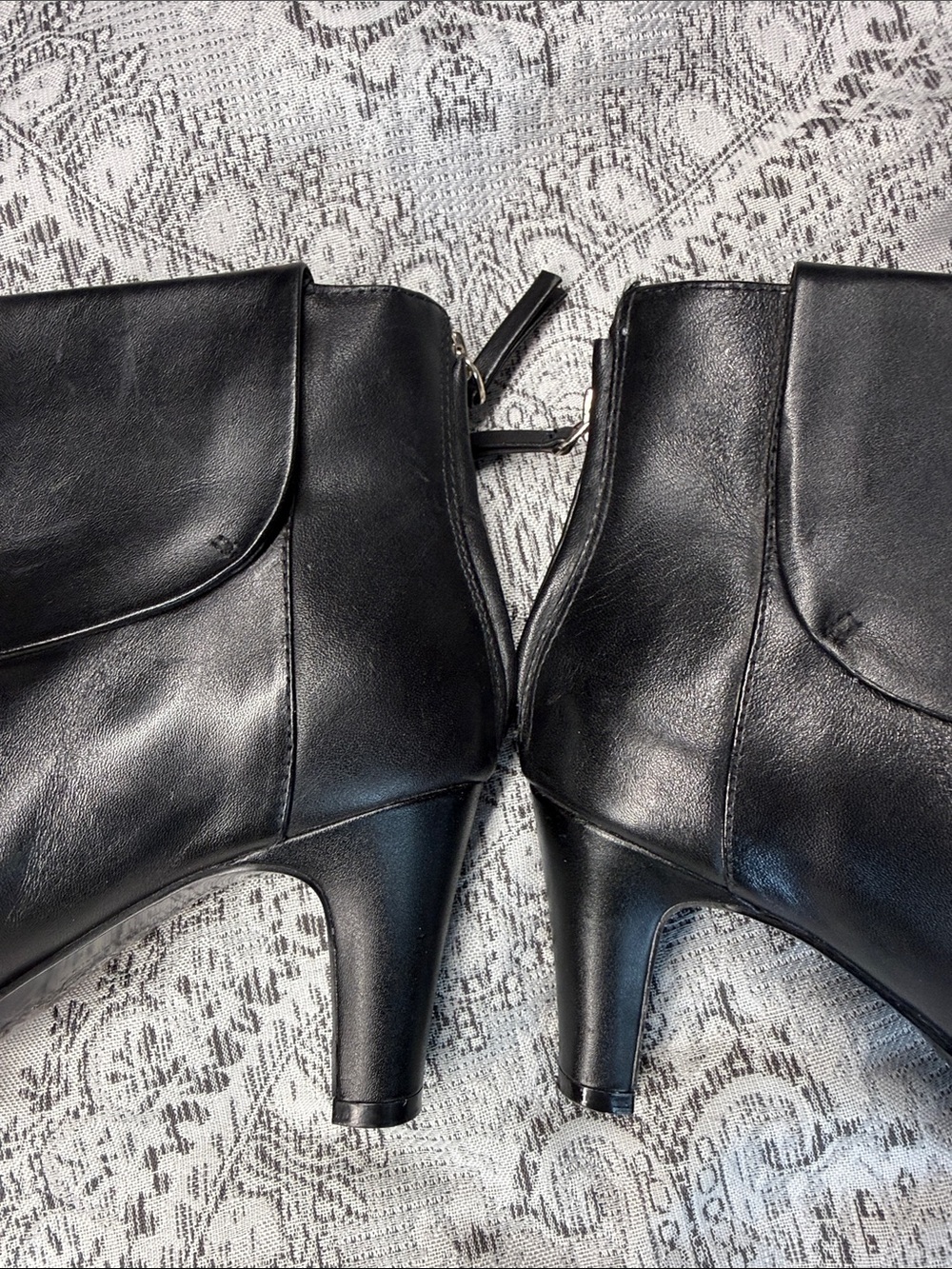 Bandolino Black Leather Women's Ankle Boots - Classic Kitten Heel - Size 6.5
